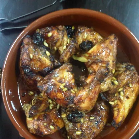 بيت شباب Roques Blanques *