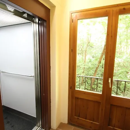 Roques Blanques Hostel Ribes De Freser