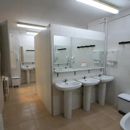 阿尔伯格罗克斯布兰科斯旅舍 旅馆 *