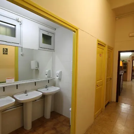 Roques Blanques Hostel