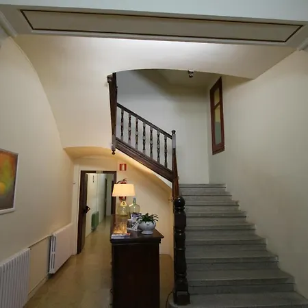 Roques Blanques Hostel *